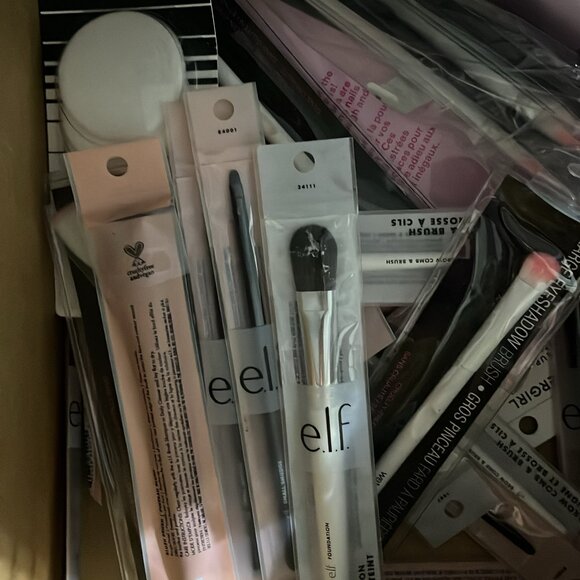 50 WHOLESALE COSMETICS BULK LOT MIXED BRANDS NEW CURRENT - Picture 13 of 13